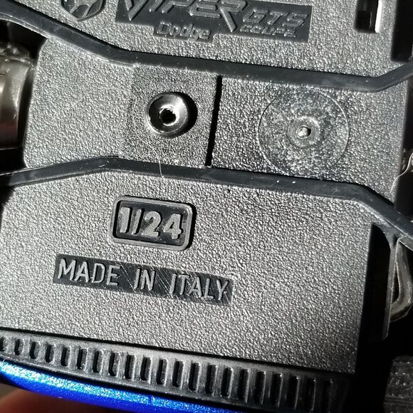 Burago Dodge Viper GTS Coupe Blue Diecast 1:24 Sports Exotic Car Classic Italy - Picture 7 of 9